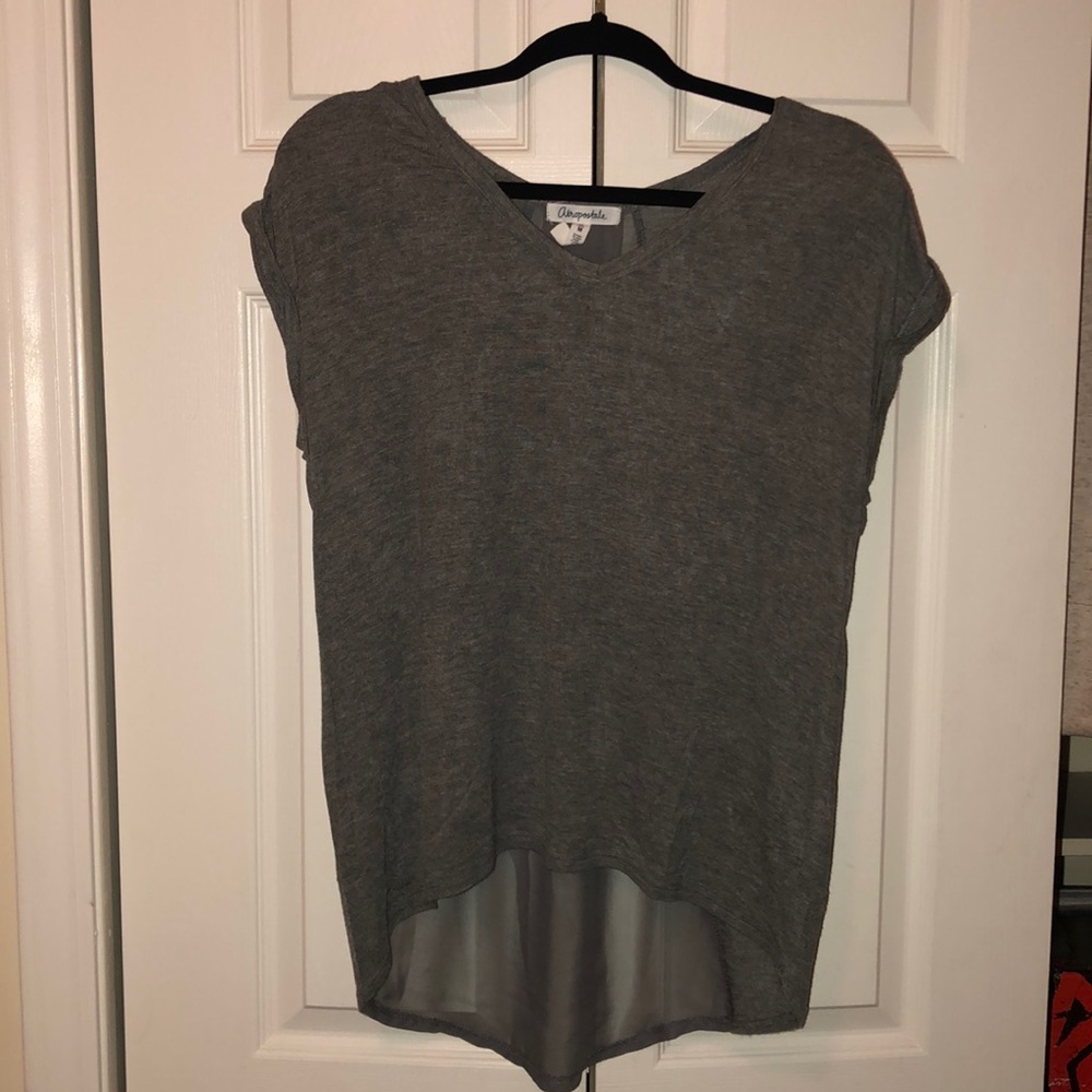 Gray short sleeve shirt